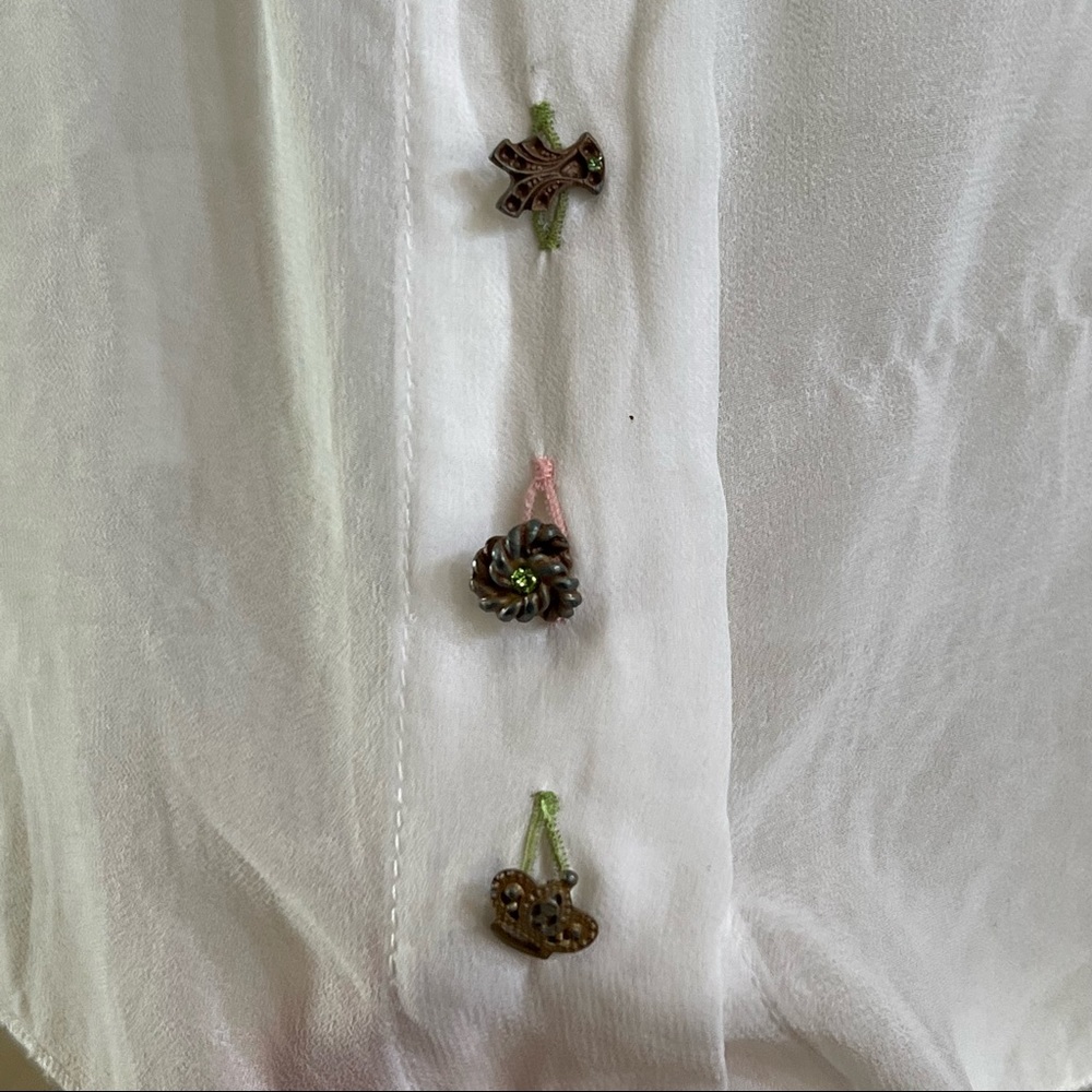 Embroidered 2 in 1 blouse - Picture 2 of 12